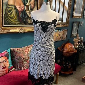 Black & Ivory Diane Von Furstenberg Silk Jersey Annalette Slip Dress. Size 8